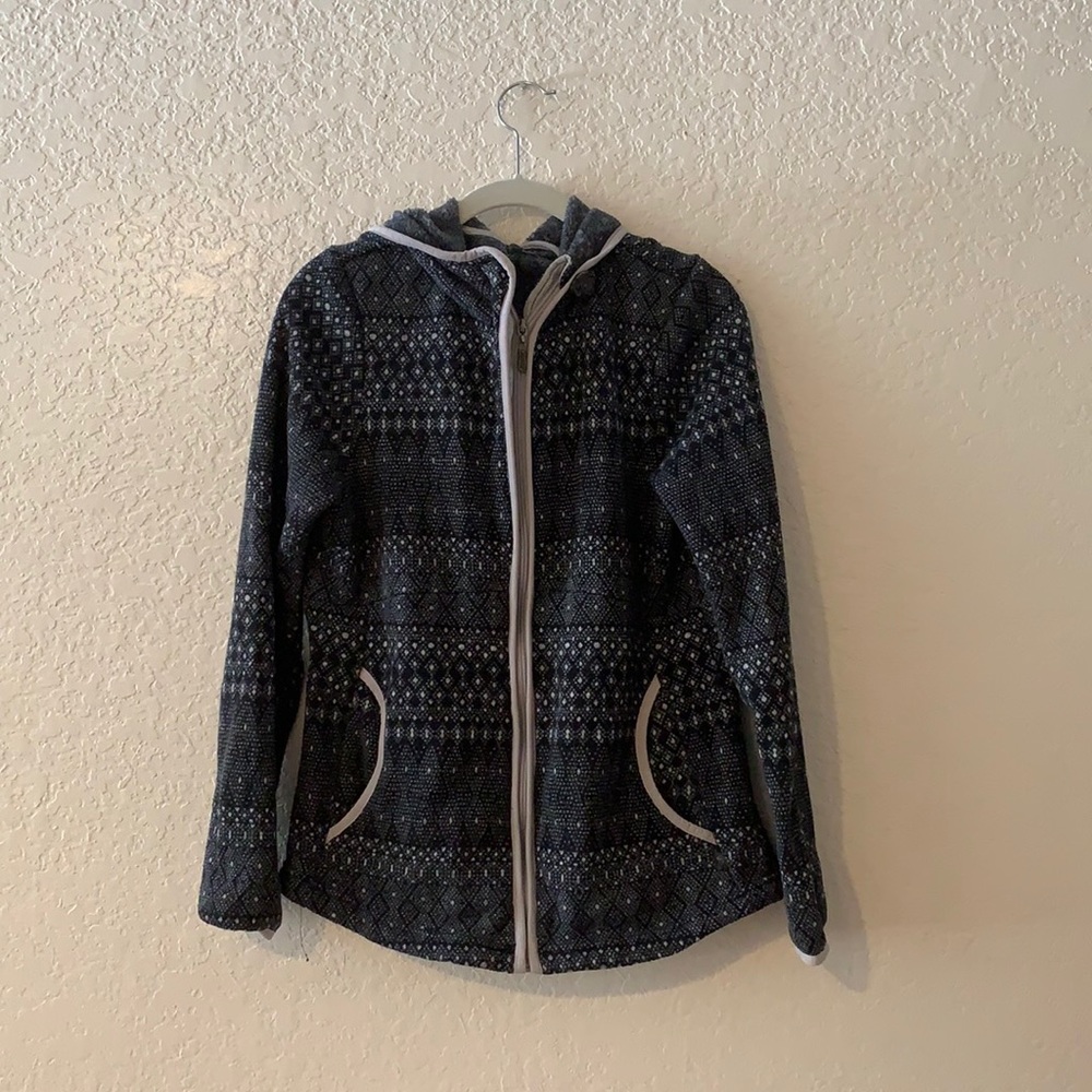 Prana cozy and warm zip up with cute pattern.